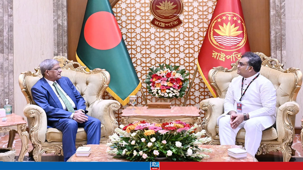 রাষ্ট্রপতির সঙ্গে জাহাঙ্গীরনগর বিশ্ববিদ্যালয়ের উপাচার্যের সৌজন্য সাক্ষাৎ