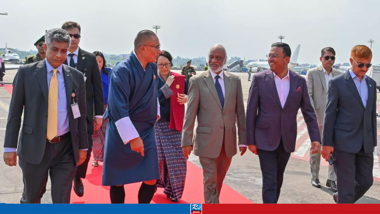 Bhutanese PM Makes Brief Transit Stop at Dhaka Airport En Route to Germany