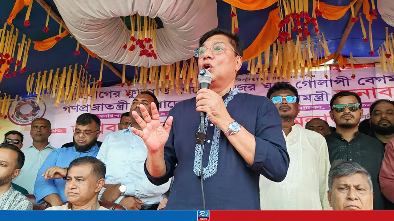 শেখ হাসিনা কালকেই আসুক, আমরা রিসিভ করব: বিমানমন্ত্রী