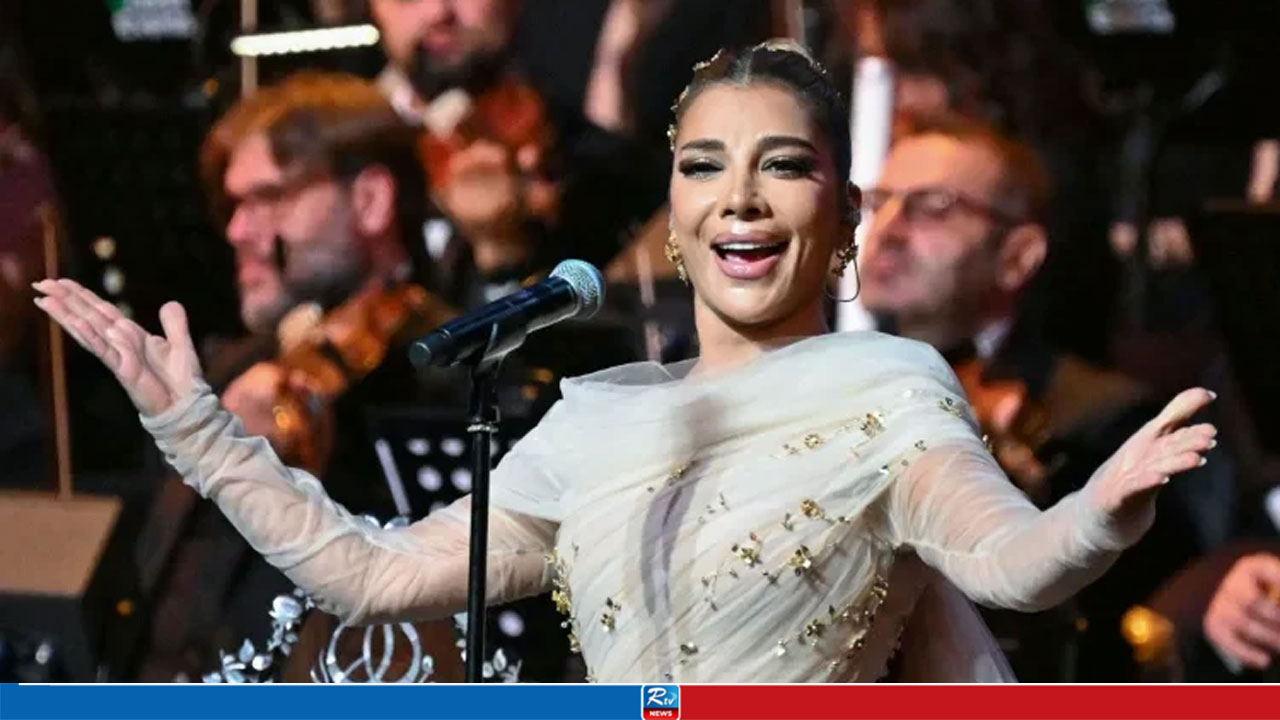 Anti-Assad Music Star Makes Triumphant Return to Syria