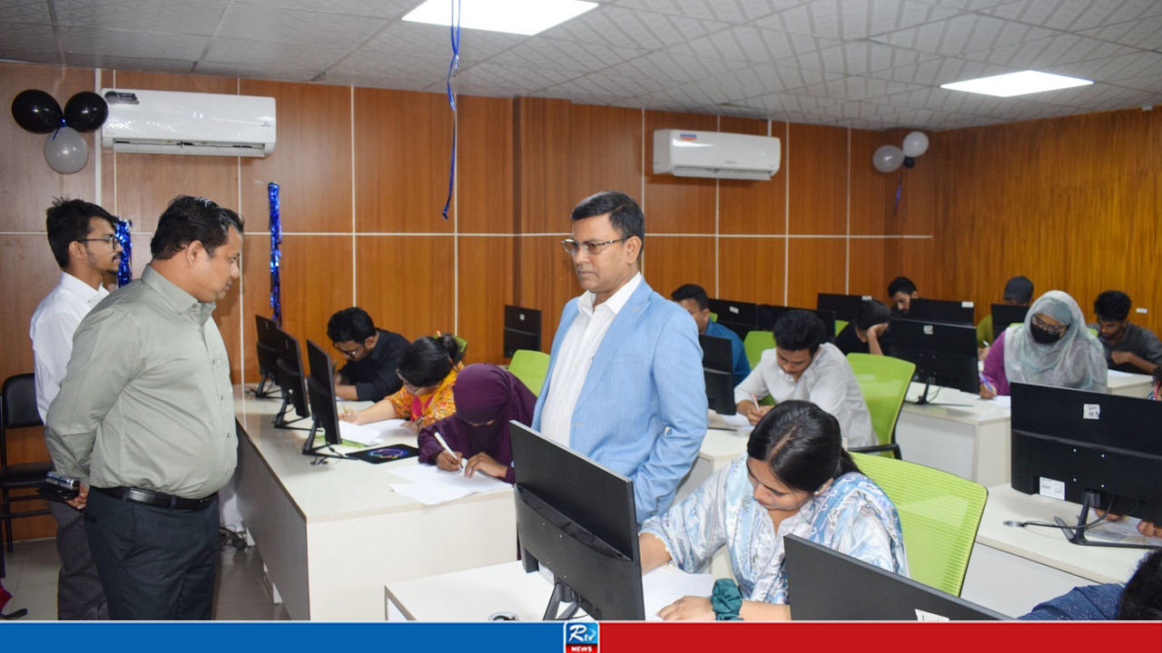 ফ্রিল্যান্সিং প্রশিক্ষণের বাছাই পরীক্ষায় অংশ নিলেন ৫২ হাজার প্রার্থী