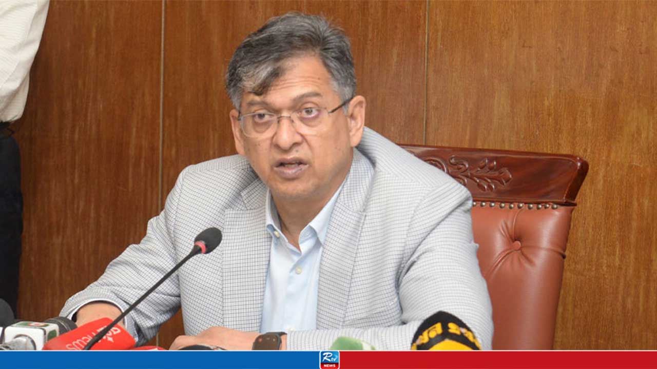 ককটেল বিস্ফোরণ ও বাসে আগুনের ঘটনা ‘বিচ্ছিন্ন ঘটনা’, শঙ্কিত নই: স্বরাষ্ট্রমন্ত্রী