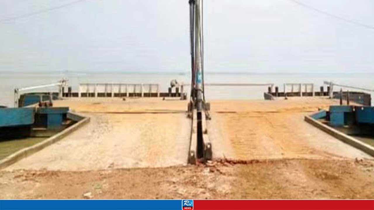পদ্মার নাব্যতা সংকটে দৌলতদিয়ার ৫ ঘাট বন্ধ