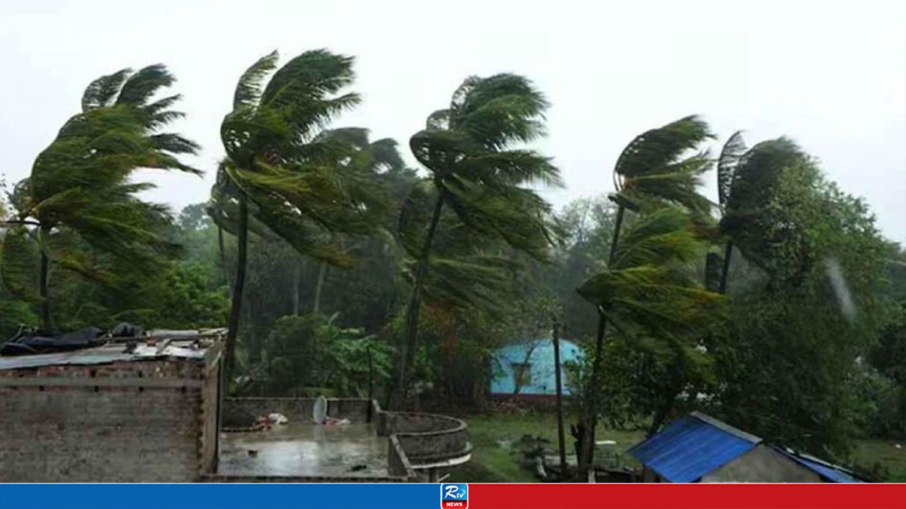 দুপুরের মধ্যে যেসব জেলায় ঝোড়ো হাওয়াসহ বজ্রবৃষ্টির শঙ্কা