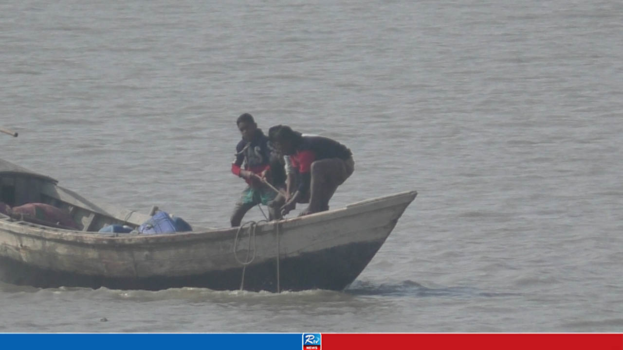 মনপুরার জেলেদের ‘মরার ওপর খাঁড়ার ঘা’, নিষেধাজ্ঞার আগে গভীর নিম্নচাপ