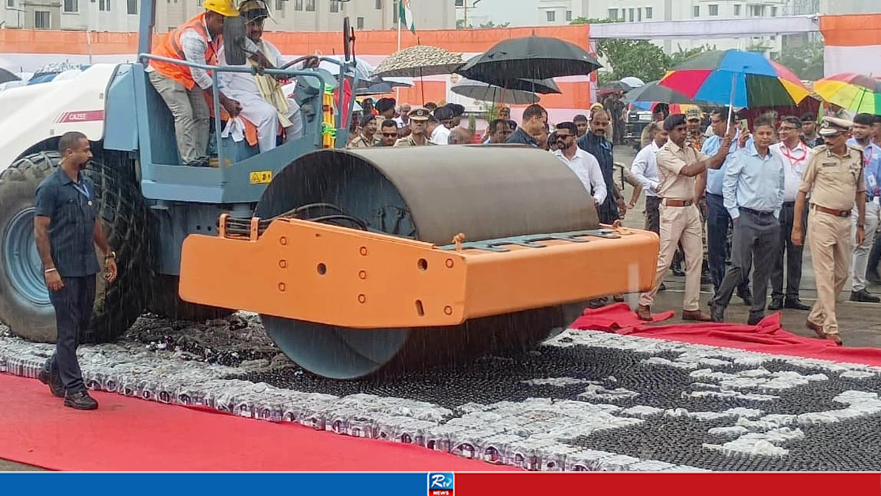 হঠাৎ ৩ লাখের বেশি ফেনসিডিলের বোতল গুঁড়িয়ে দিলেন শুভেন্দু, ঘটনা কী