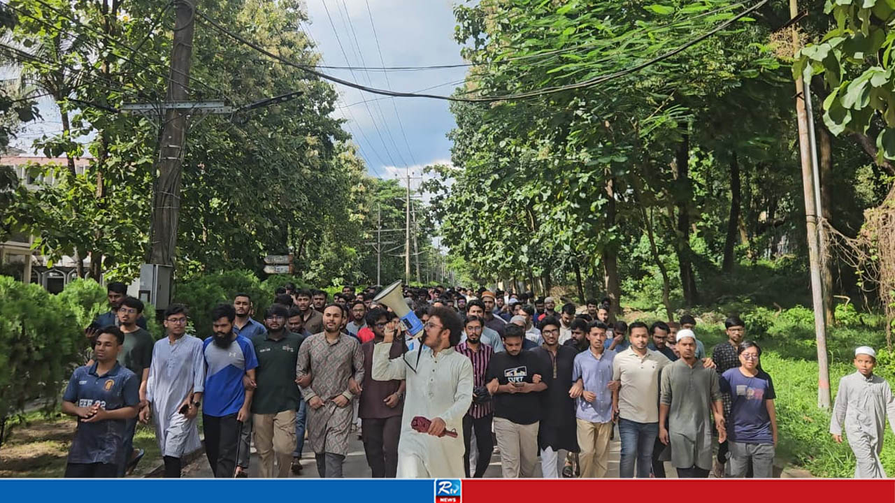 নতুন উপাচার্যের যোগদানের বিরোধিতায় চুয়েটে শিক্ষার্থীদের বিক্ষোভ