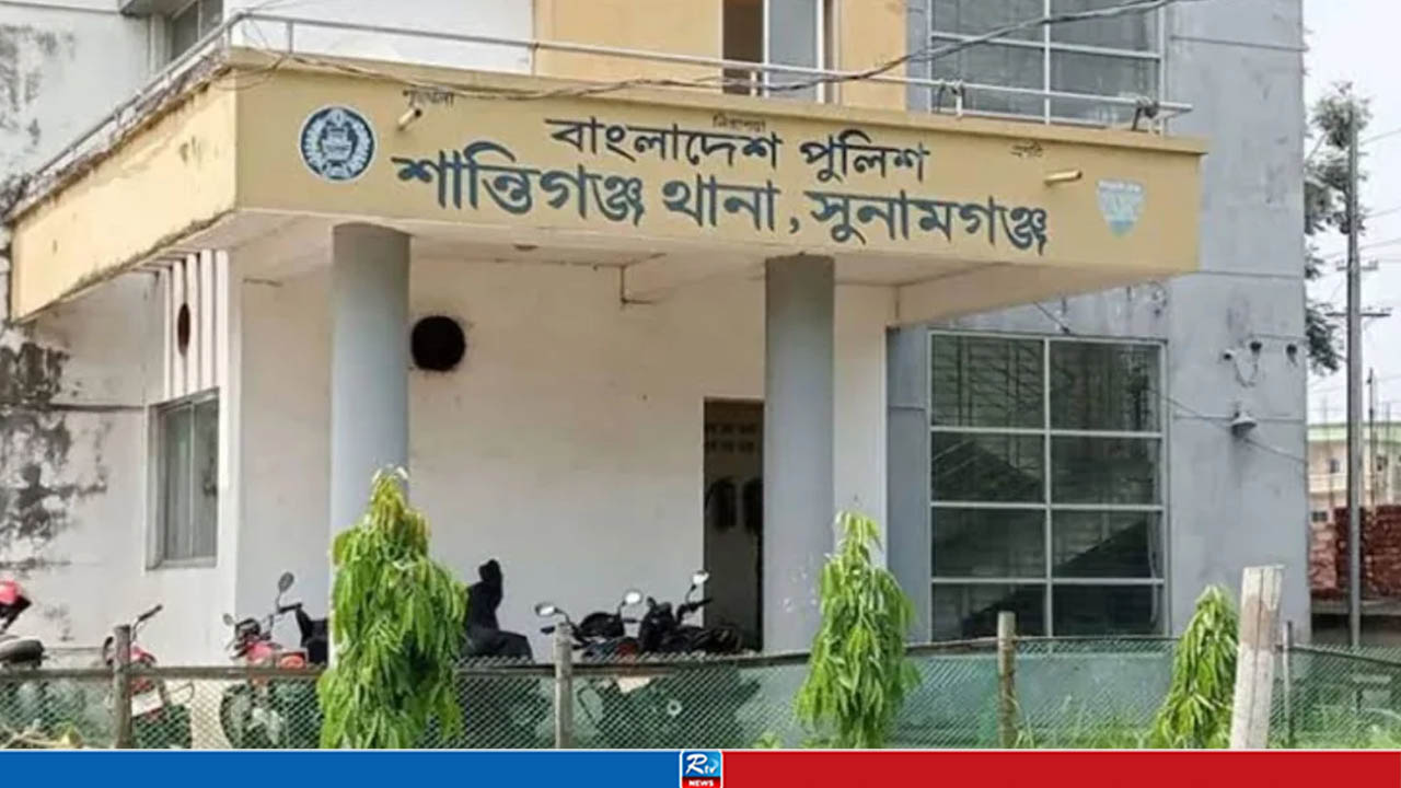 নামাজ পড়া অবস্থায় মুসল্লিকে ছুরিকাঘাত, বাঁচাতে আসা বাবাও আহত