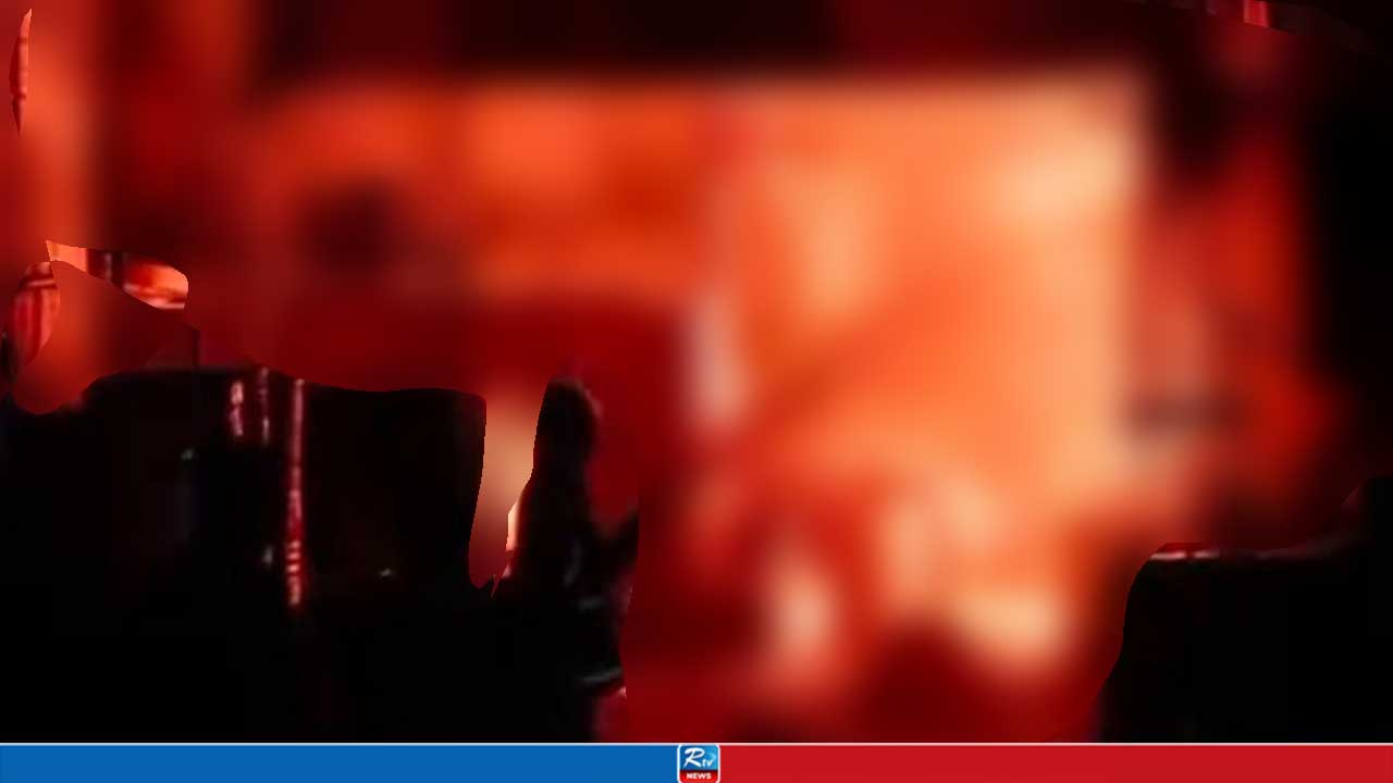 মিরসরাইয়ে ক্যামিক্যাল কারখানায় ভয়াবহ আগুন