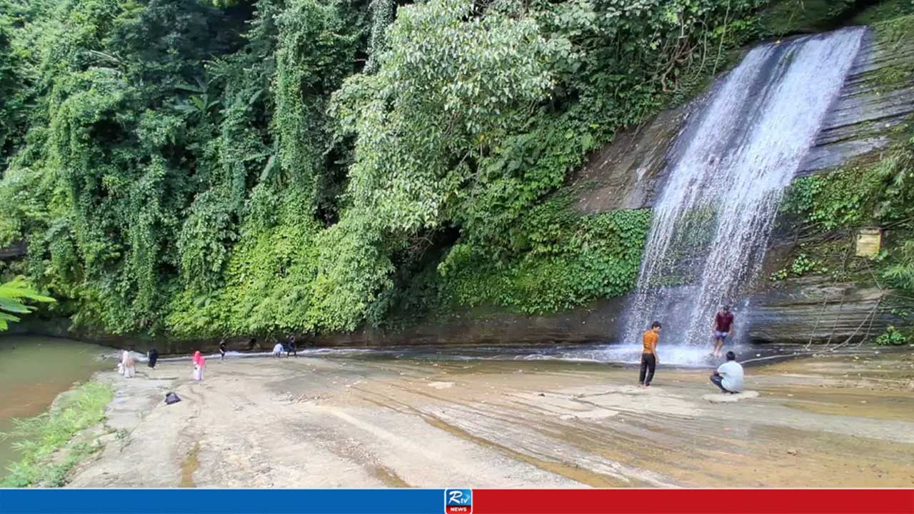 খাগড়াছড়িতে পর্যটকদের আকর্ষণ বাড়ছে