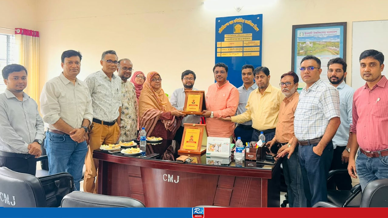 আনুষ্ঠানিকভাবে দায়িত্ব নিলেন ইবির জার্নালিজম বিভাগের সভাপতি