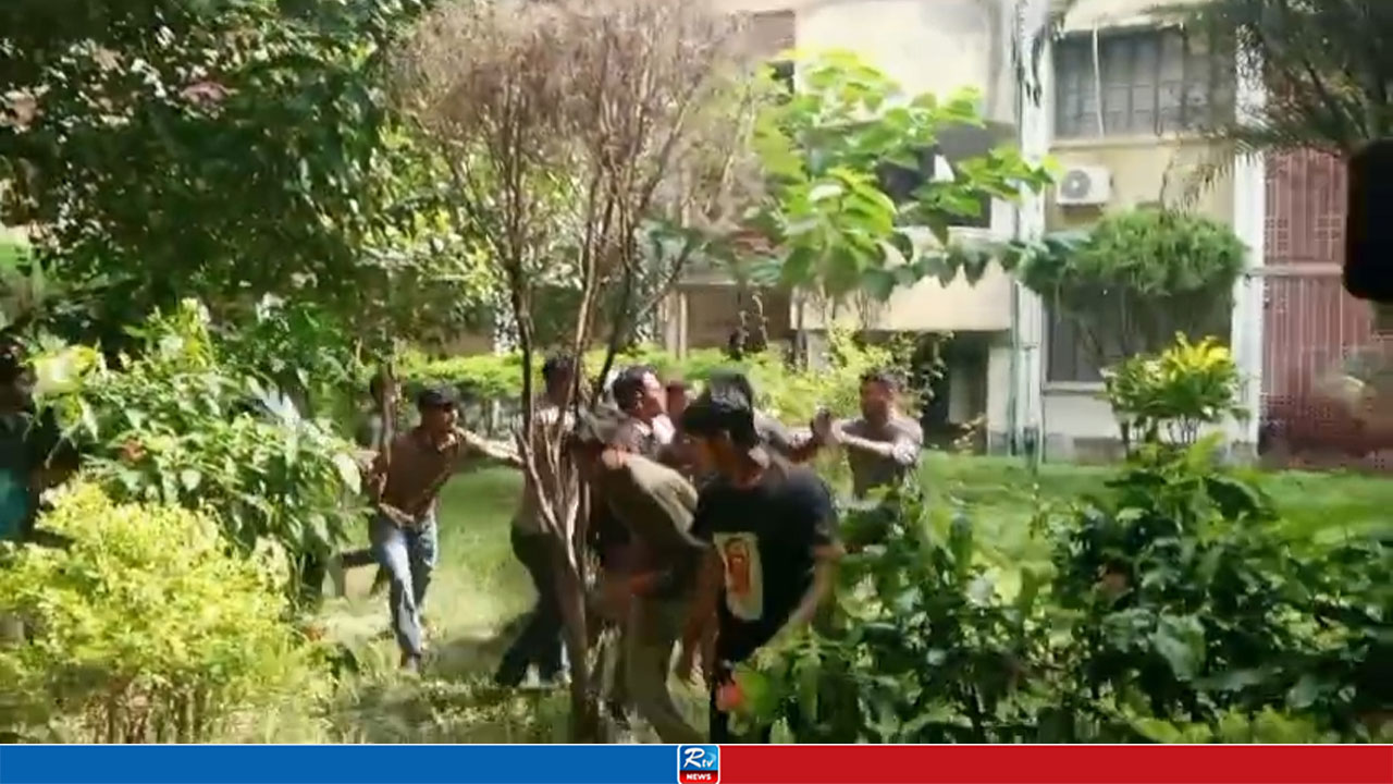 ইবিতে বাসকাণ্ডে ফের সংঘর্ষ, আহত অনেকেই