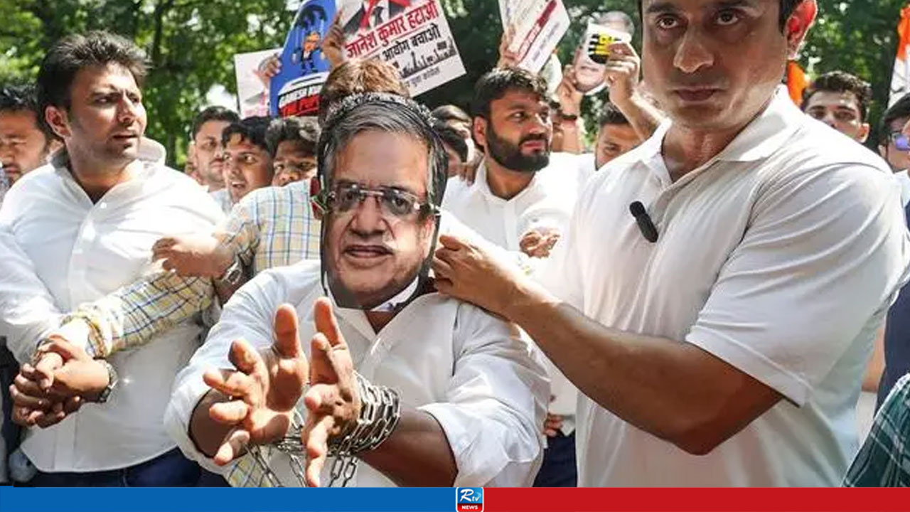 Protesters Rally in New Delhi Demanding Resignation of India's CEC