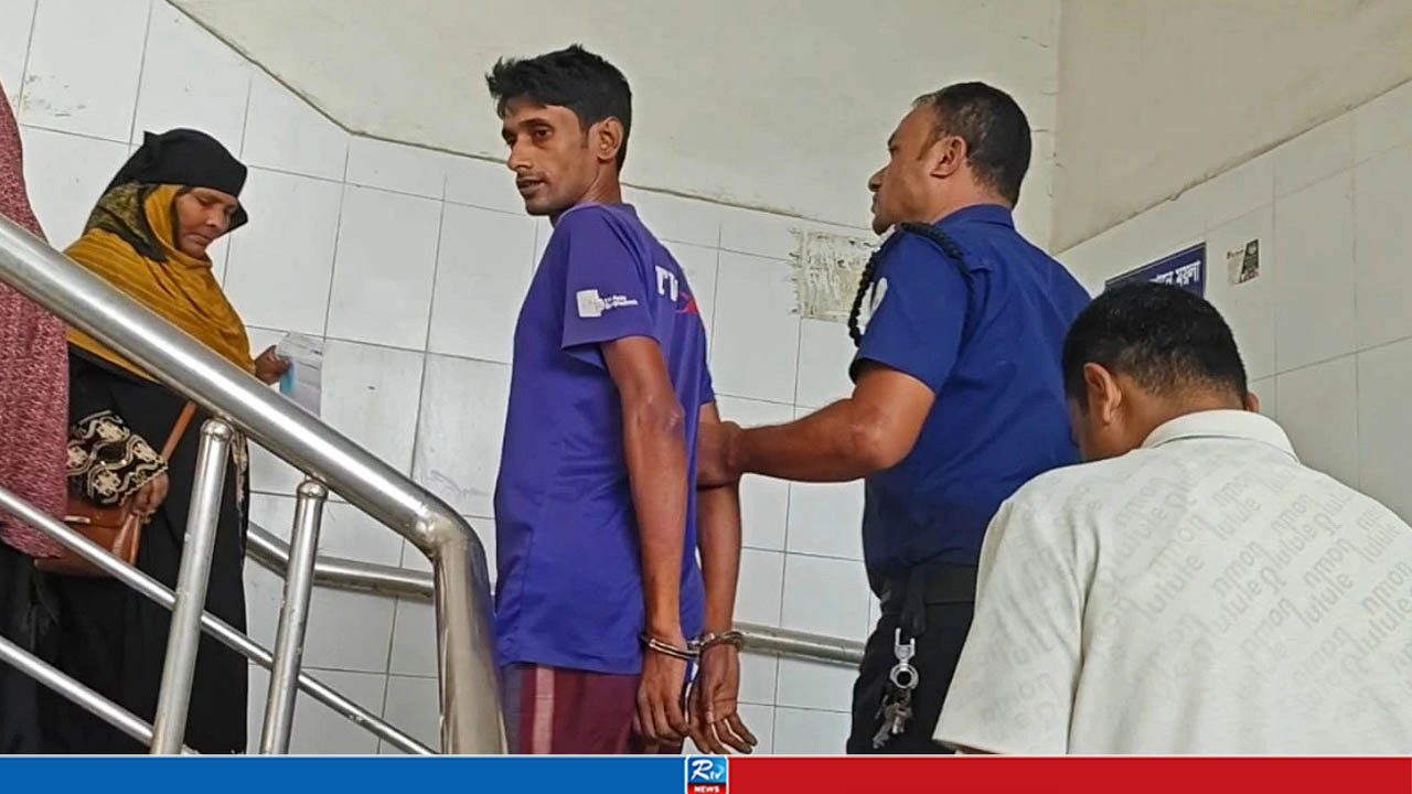 অভিযোগ নেই, তবু সাংবাদিকের ডোপ টেস্ট করল পুলিশ