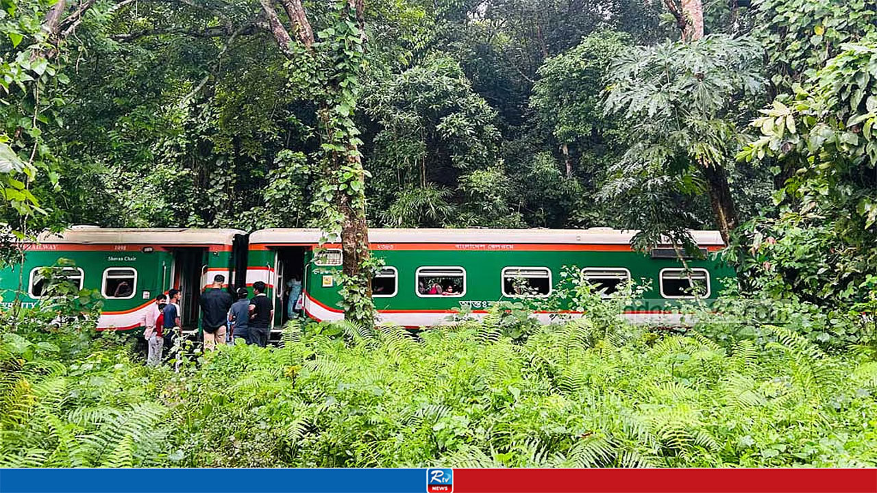 হুক ছিঁড়ে ৬ বগি লাউয়াছড়ায় রেখে শ্রীমঙ্গল পৌঁছাল ট্রেন