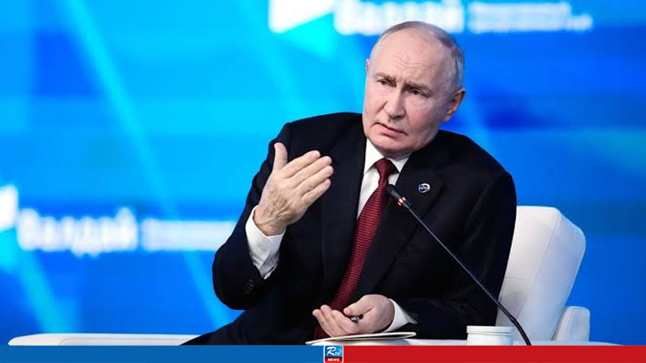 Putin Warns Russia Will Deploy 'All Weapons' to Defend Kaliningrad as NATO Denies Blockade Plans