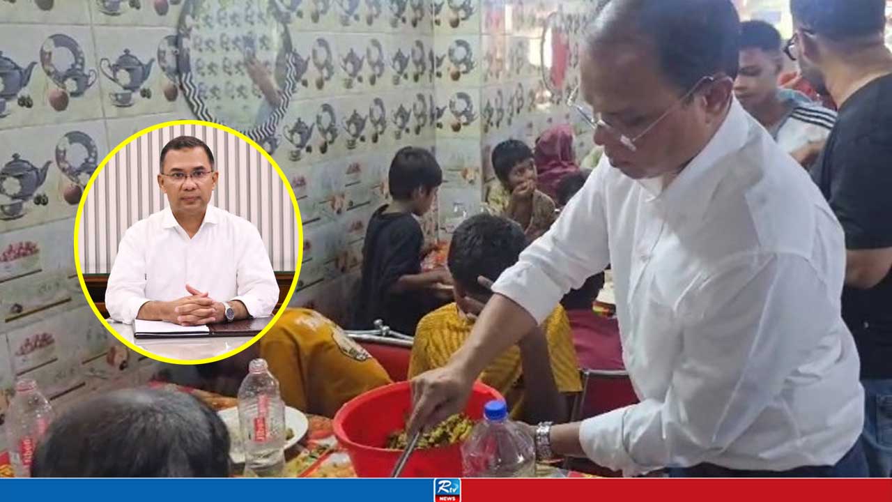 গাড়ি দেখলেই সালাম দেওয়া পথশিশুদের খাওয়ালেন প্রধানমন্ত্রী
