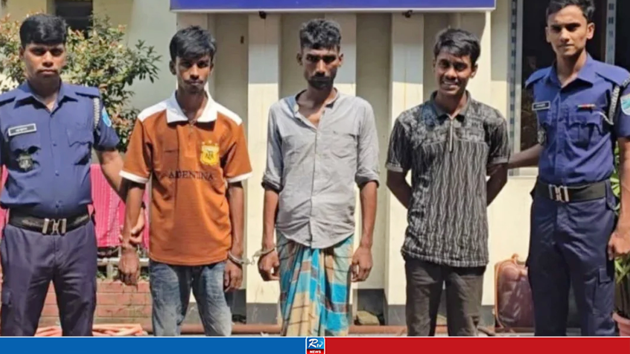 বন্ধুকে আটকে রেখে কিশোরীকে দলবদ্ধ ধর্ষণ