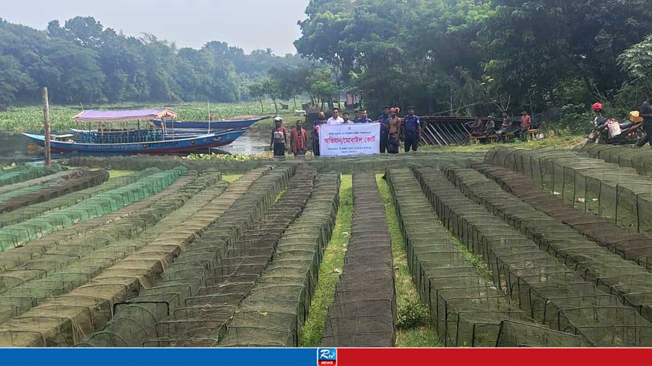 শৈলকুপায় অবৈধ চায়না দুয়ারি জালের বিরুদ্ধে অভিযান