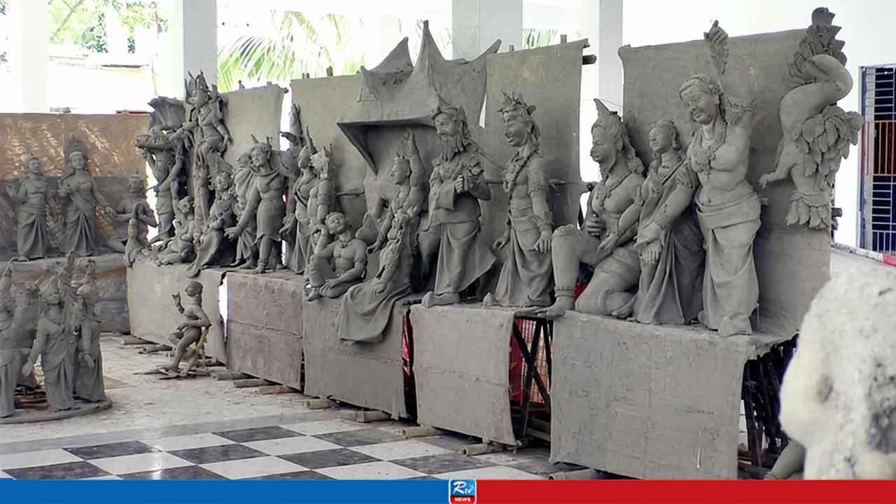 যশোরে এবার ৭৩৭ মণ্ডপে দুর্গাপূজা, এক মন্দিরেই ১০১ প্রতিমা