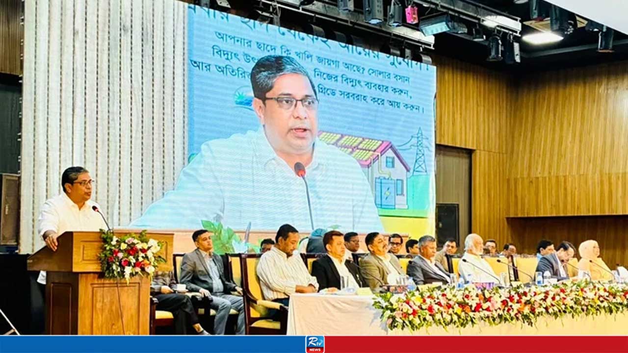 ‘নিজ বাসভবনের ছাদের সৌরবিদ্যুৎ থেকে জাতীয় গ্রিডে বিদ্যুৎ দিয়েছেন প্রধানমন্ত্রী’