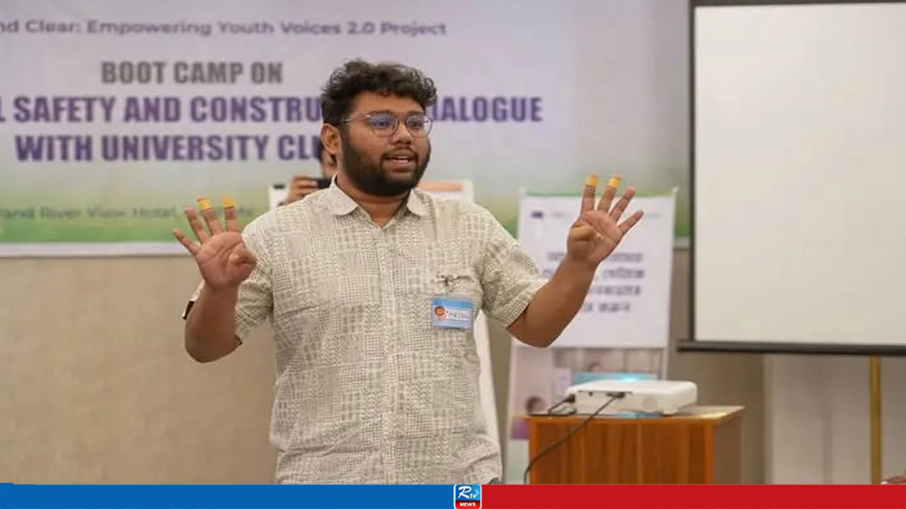 ‘গলা টিপে ধরেন, হকিস্টিক দিয়ে পেটান; কলম চলবেই’