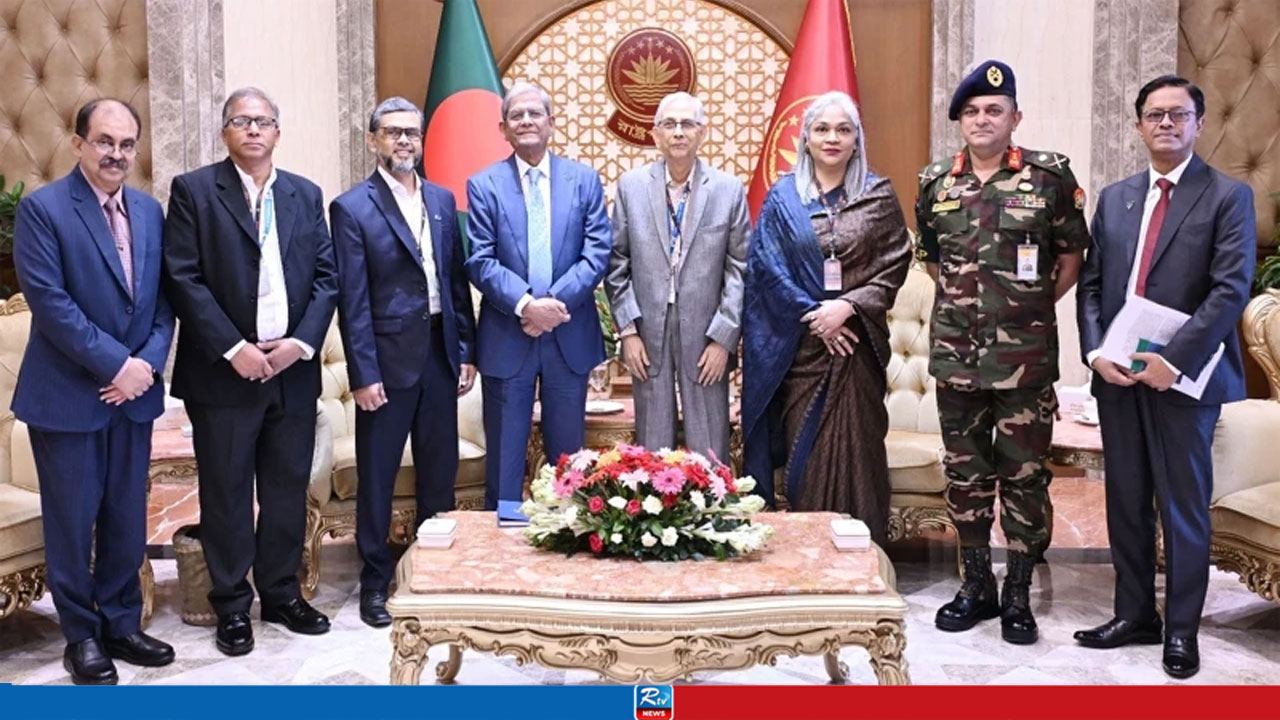 রাষ্ট্রপতির সঙ্গে ইস্ট ওয়েস্ট ইউনিভার্সিটি প্রতিনিধিদলের সৌজন্য সাক্ষাৎ