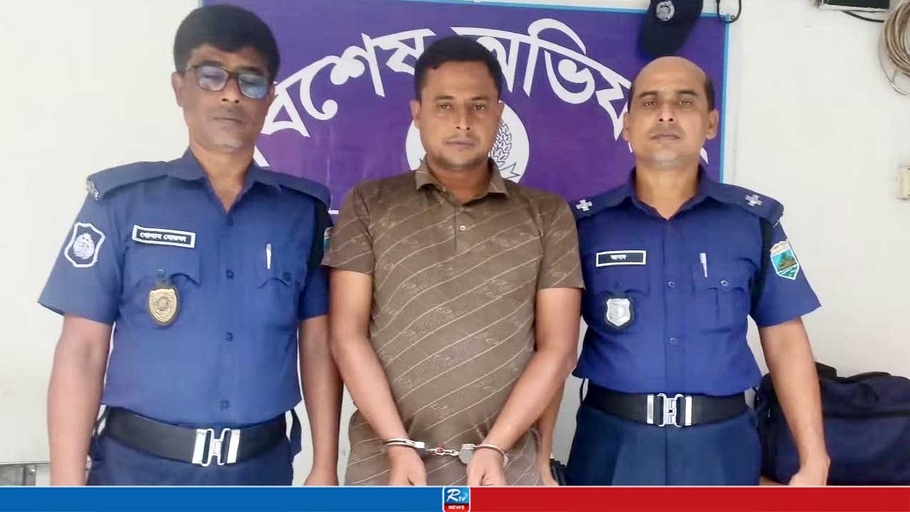 নারীর সঙ্গে অশ্লীল ভিডিও বানিয়ে চাঁদা দাবি, ছেলের জন্য পাত্রী দেখতে বড় বিপাকে আনোয়ার