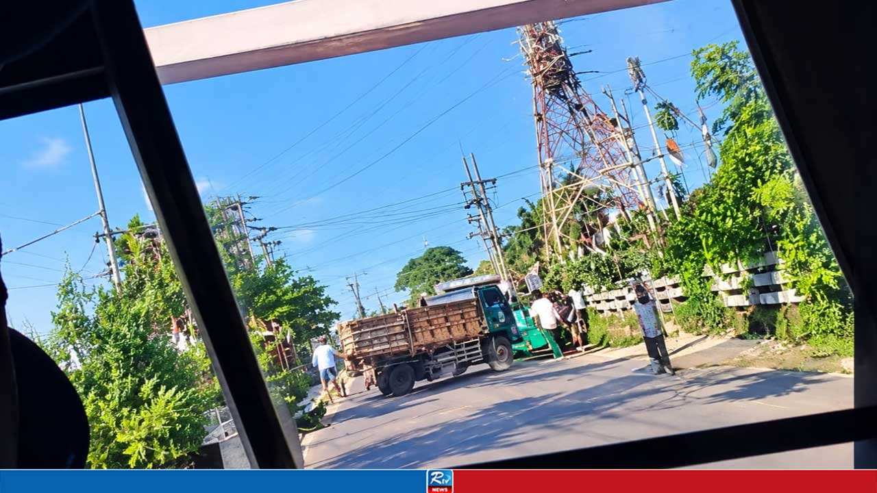 চুয়েটের বাস থামিয়ে শিক্ষার্থীকে মারধরের অভিযোগ