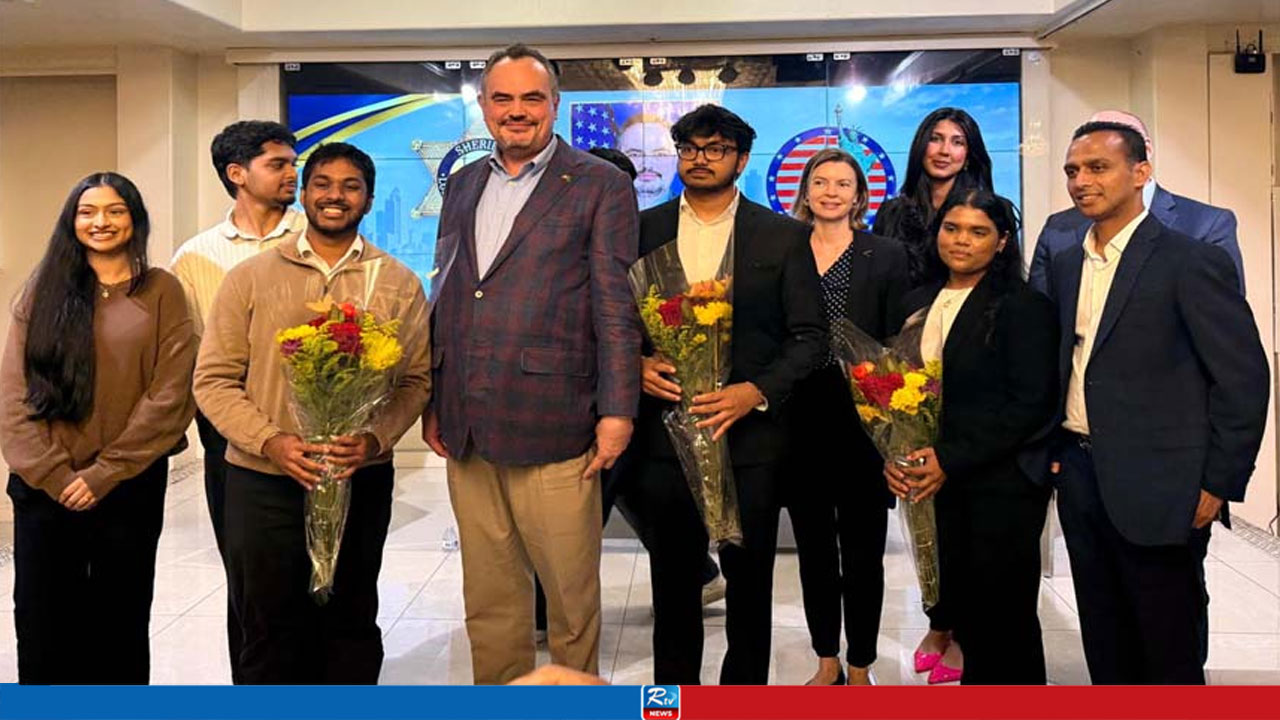লস অ্যাঞ্জেলেসে বাংলাদেশি কমিউনিটির সঙ্গে মতবিনিময়ে রাষ্ট্রদূত ব্রেন্ট টি. ক্রিসট্রেনসেন