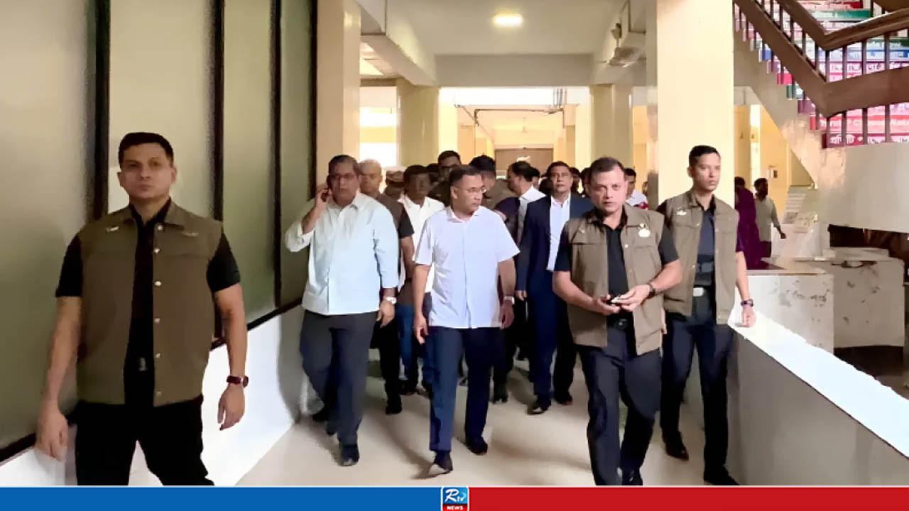 সাড়ে চার ঘণ্টায় ১৩ জায়গা পরিদর্শন করলেন প্রধানমন্ত্রী