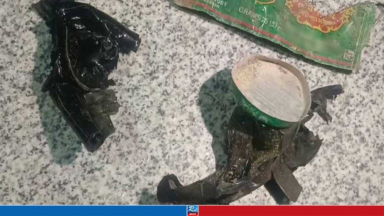 ঢাকায় পুলিশ বক্সের সামনে ককটেল বিস্ফোরণ