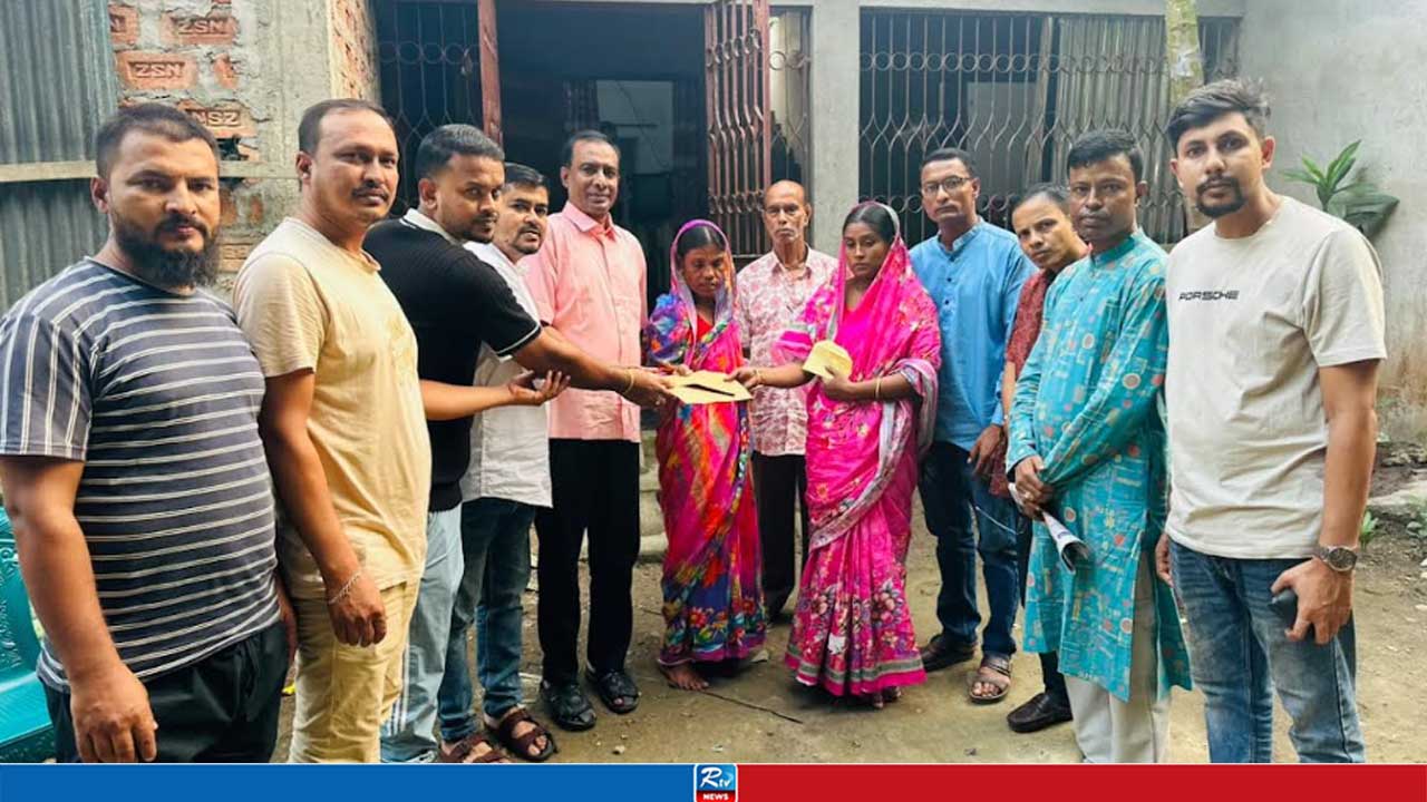 আরটিভিতে নিউজের পর পূজার জন্য সহায়তা পেল সেই পরিবারগুলো