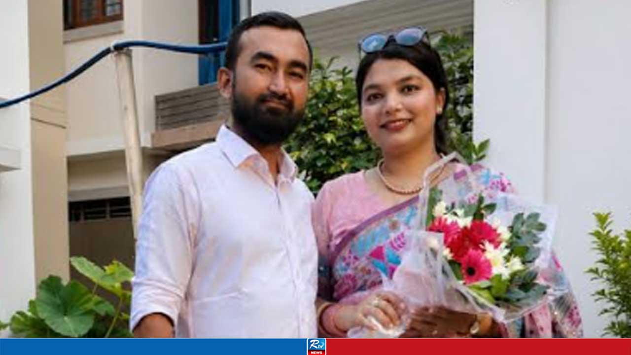 কক্সবাজারে অগ্নিকাণ্ড: নিখোঁজ স্কুলশিক্ষিকাকে খুঁজছেন স্বজনরা