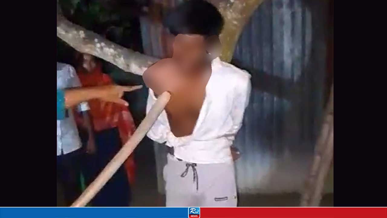 মেয়ের ঘরে কিশোরকে ধরে বেধরক পিটিয়ে জামায়াত নেতা বললেন একটু শাসন করেছি