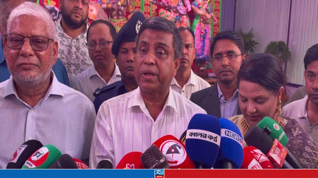 ধামরাইয়ে দুর্গাপূজার নিরাপত্তায় প্রশাসন তৎপর: বিভাগীয় কমিশনার