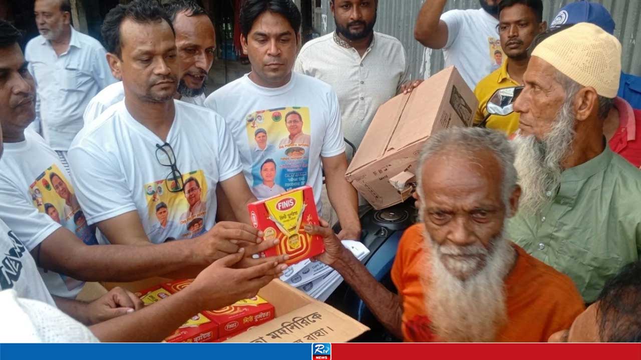 ডেঙ্গু সচেতনতায় লিফলেট ও মশার কয়েল বিতরণ