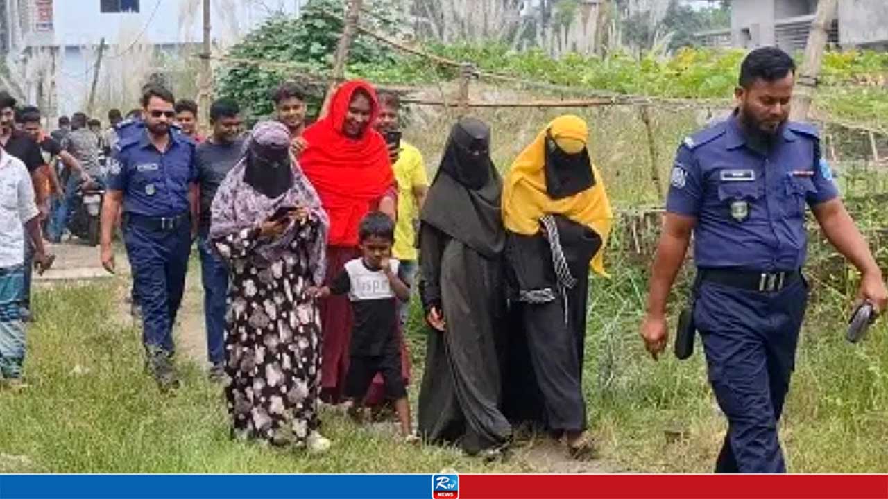৩ নারী নিয়ে মাদকের আসর জমান ইউএনওর গাড়িচালক, অতঃপর...