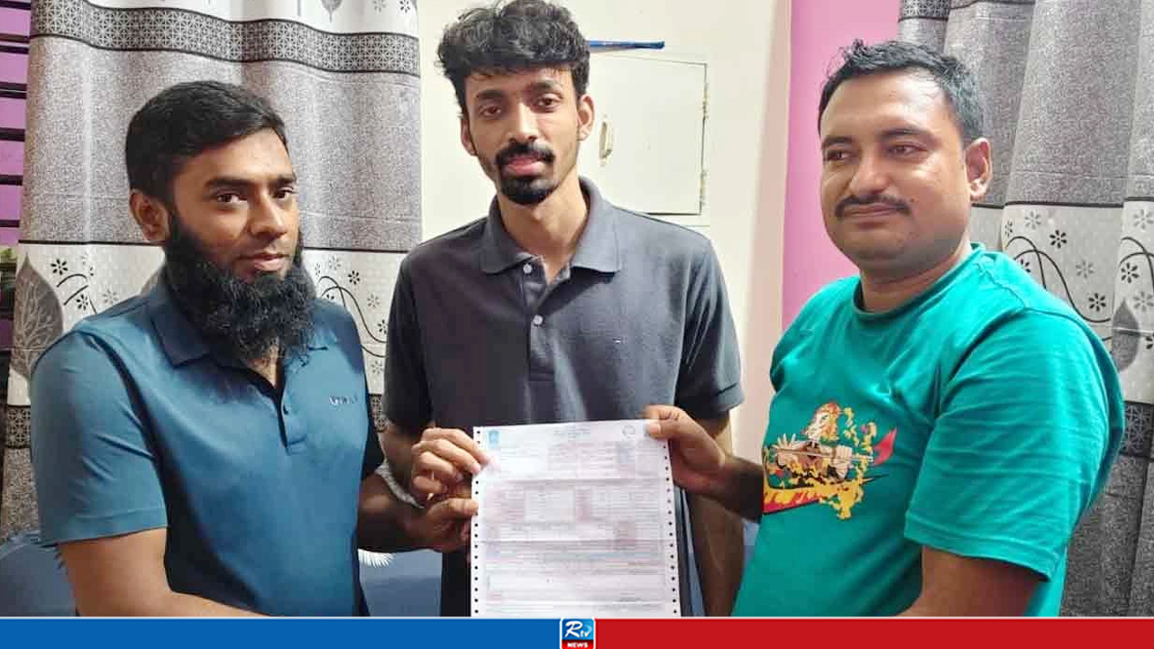 গ্রাহকের বাড়িতে পল্লী বিদ্যুতের ডিজিএম, লাখ টাকার বিল নামলো ১১৮২ টাকায়