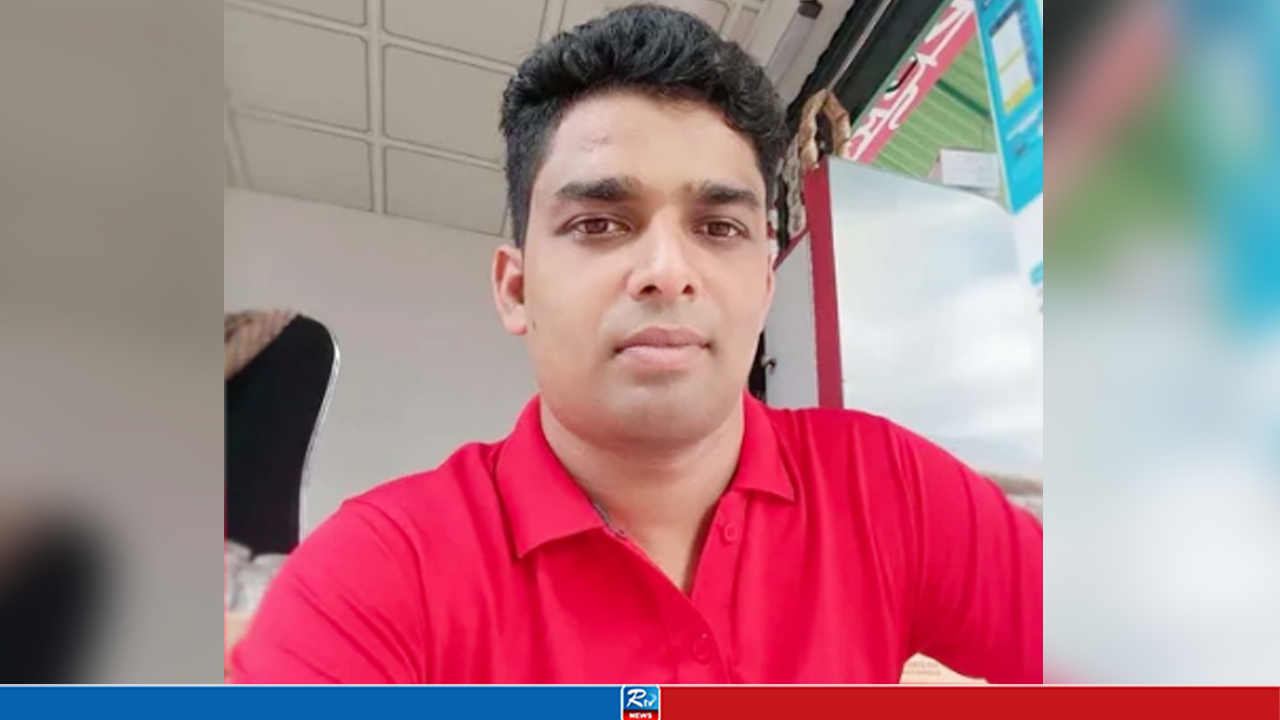 রেস্তোরাঁর পেছনে নিরবকে কুপিয়ে চলে যায় ১২ জন