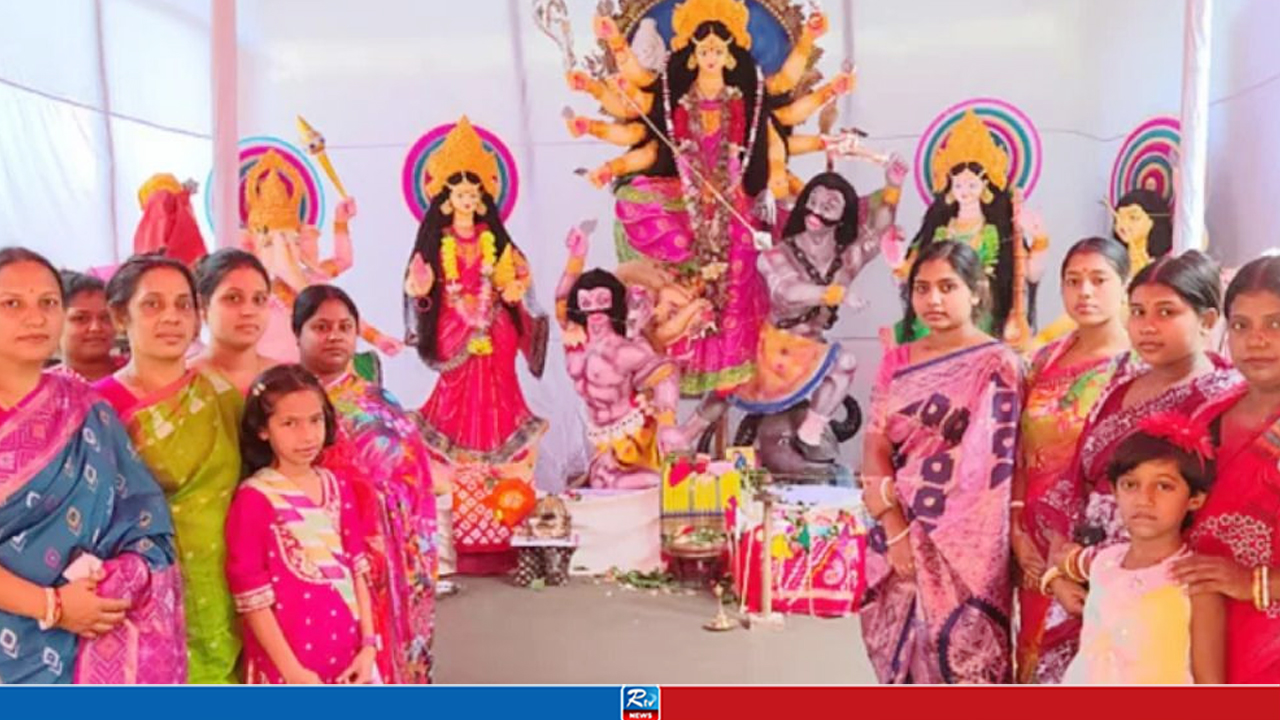 যে মণ্ডপে শুধু নারীদের উদ্যোগেই হয় দুর্গাপূজা