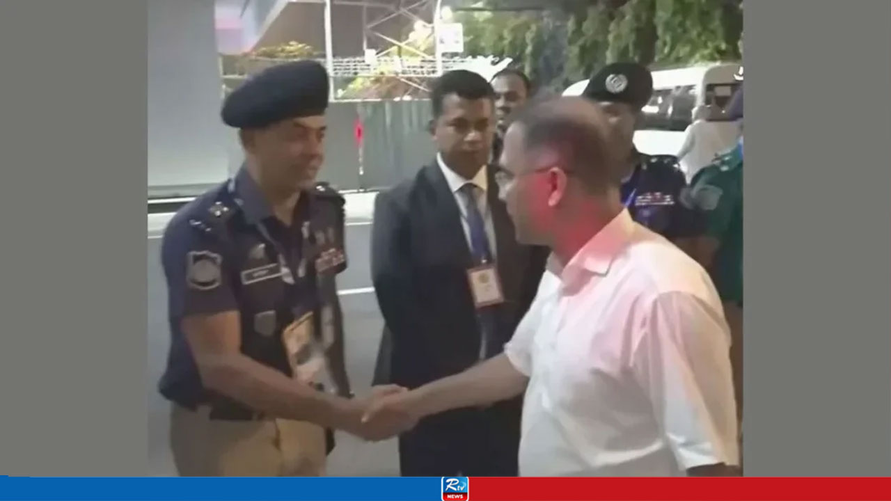 কী খবর মাসুদ, ভালো?—চট্টগ্রামের এসপিকে প্রধানমন্ত্রী