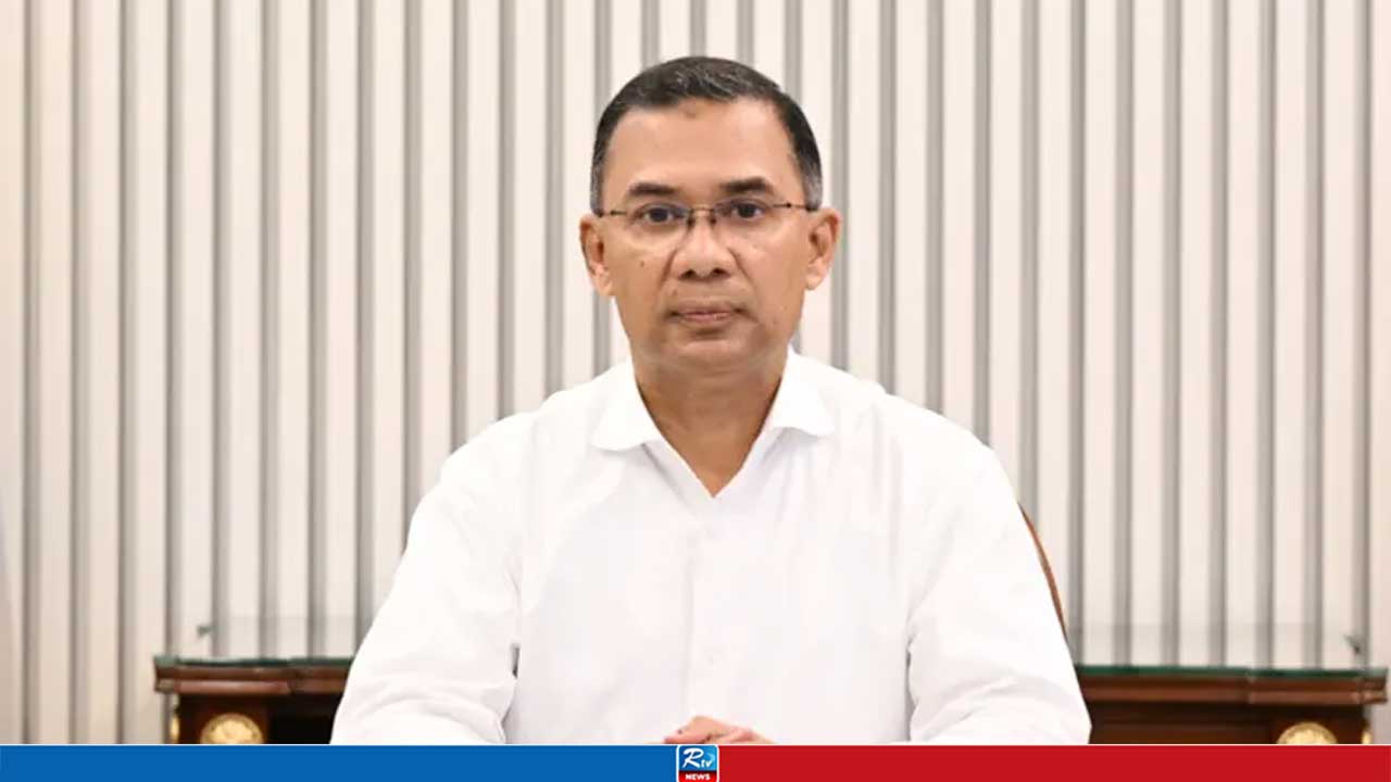 মোংলা বন্দরের কার্যক্রম ঘুরে দেখলেন প্রধানমন্ত্রী