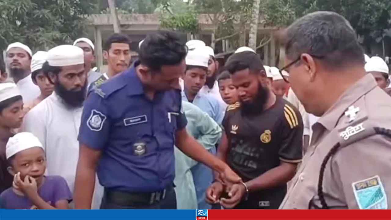 স্কুলছাত্রকে রুমে ডাকতেই ‘আসল চেহারা’ বেরিয়ে আসে ইমামের!