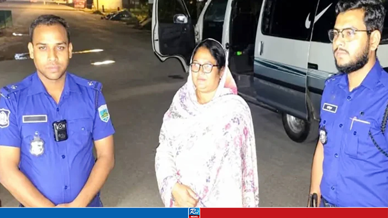 ভারত যাওয়ার সময় যুব মহিলা লীগের নেত্রী আটক