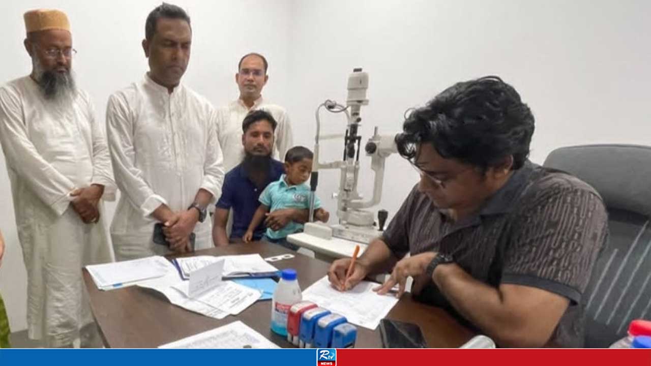 কৃষকের ছেলের চোখের চিকিৎসার দায়িত্ব নিলেন প্রধানমন্ত্রী