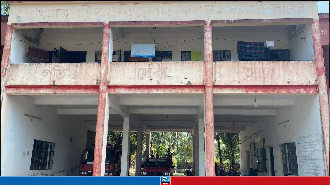 মঠবাড়িয়া ফায়ার সার্ভিসে নেই ডুবুরি দল-স্পিডবোট, অ্যাম্বুলেন্সও নেই