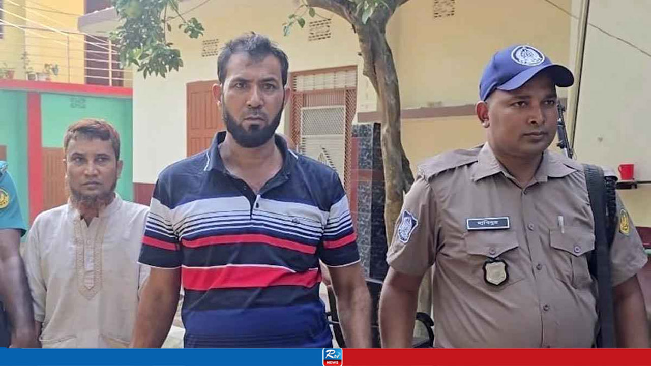 ঘরের মেঝের নিচে মাদকের গোডাউন, গ্রেপ্তার ২