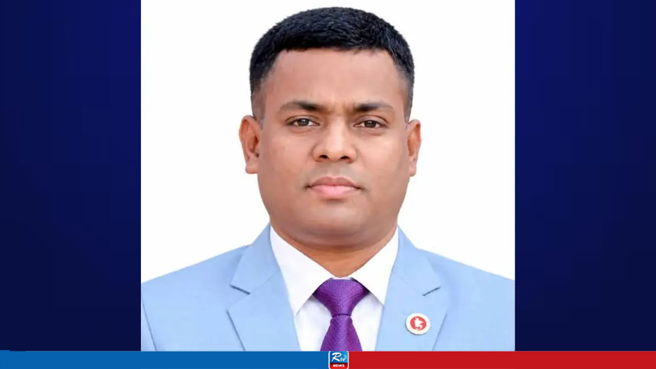 এমপির বক্তব্যে ইউএনও’র হাততালি, ব্যাখ্যার সময় বনে গেলেন ‘বিএনপি নেতা’