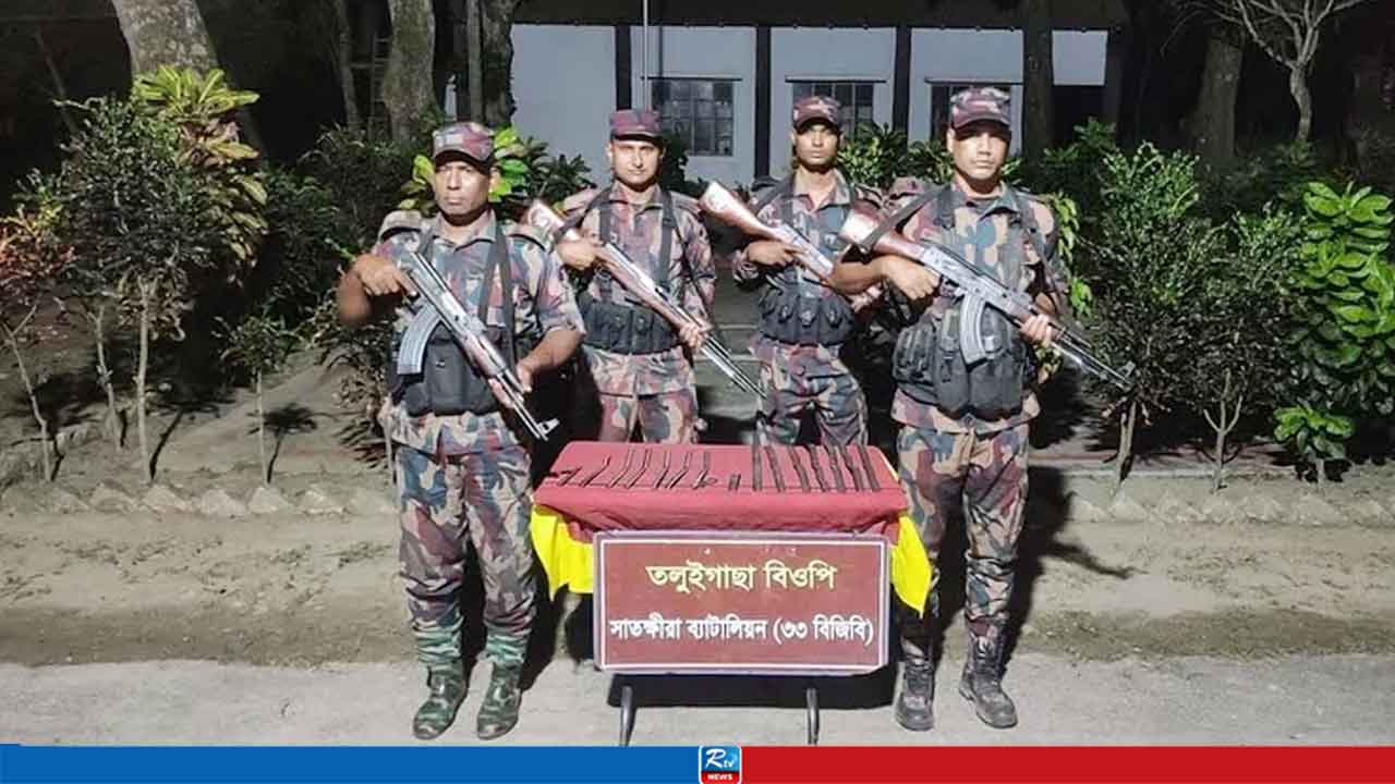 সাতক্ষীরা সীমান্তে ভারতীয় মালামাল জব্দ